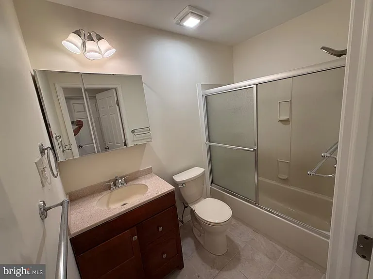 220 Deerpark Ct — Photo 26