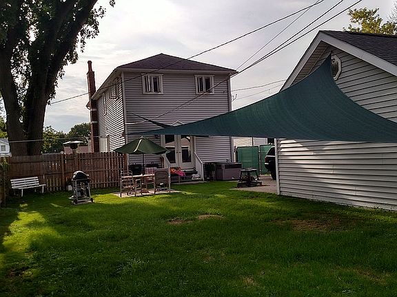 4th image of 28200 Florence St