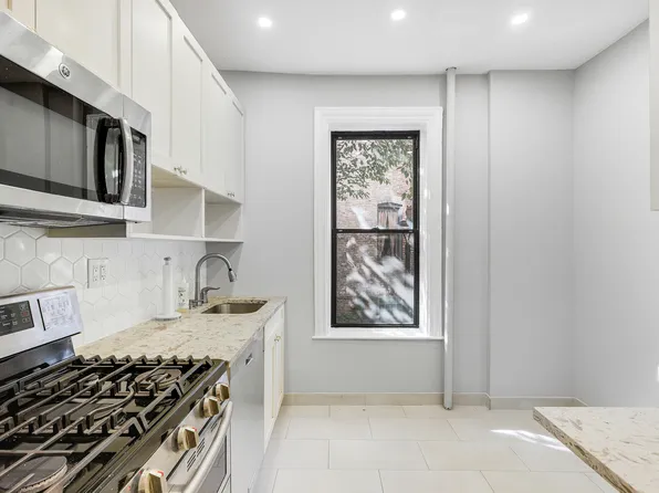 175 Prospect Park Sw image 7 of 11