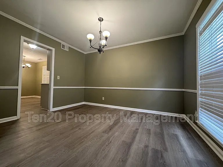 5953 Windsor Dr — Photo 10