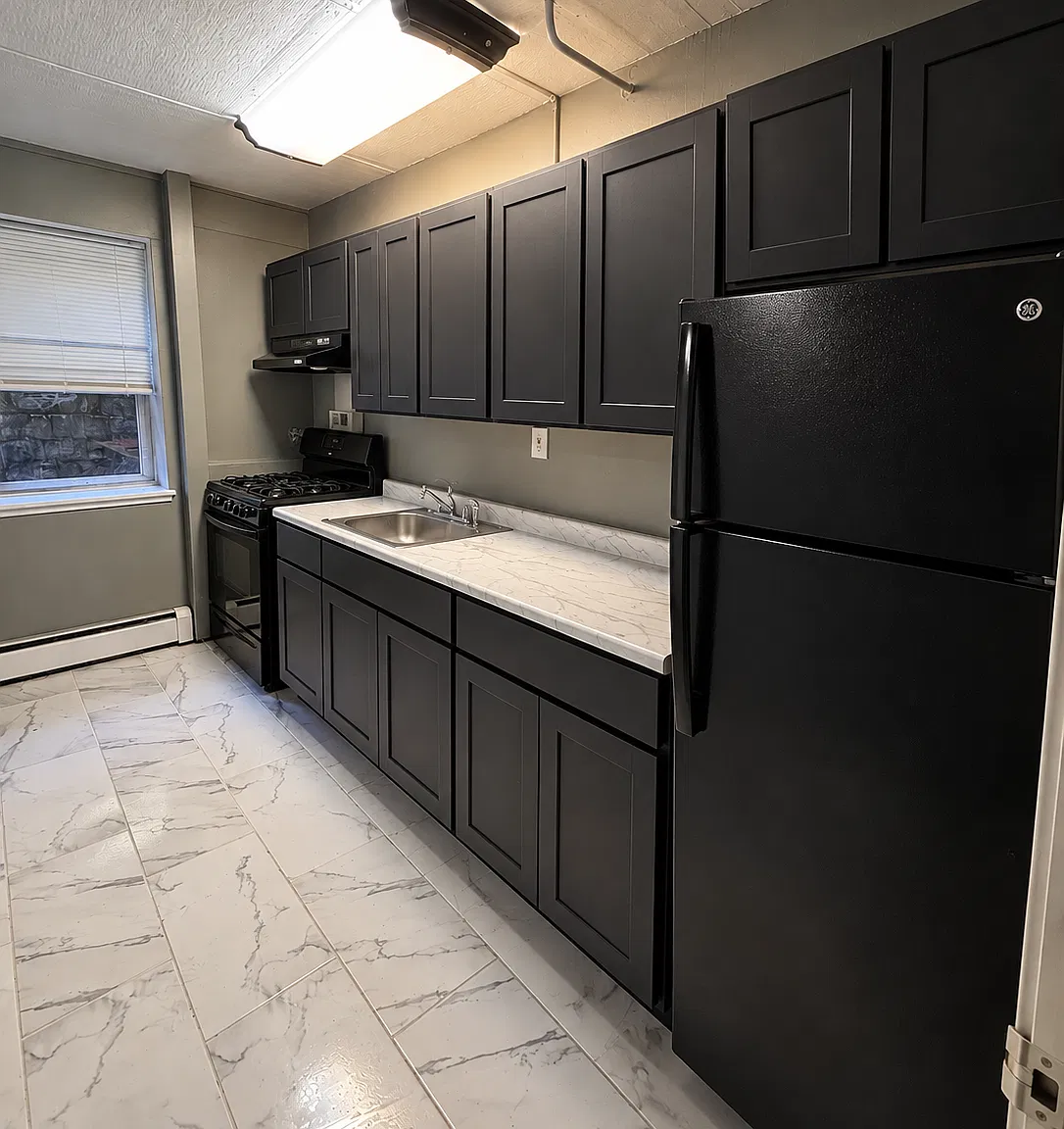 Hill Manor Apartments — Photo 4