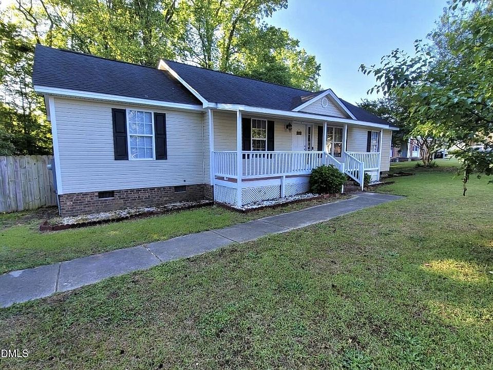 1st image of 220 Regency Dr