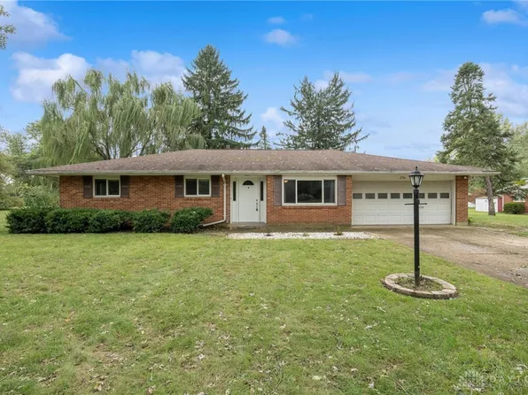2706 Hallmark Ln, Dayton, OH 45440