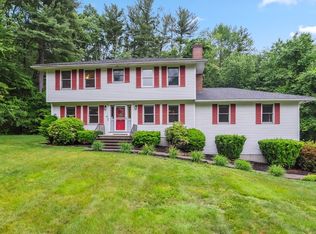 32 Berkeley St, Pelham, NH 03076