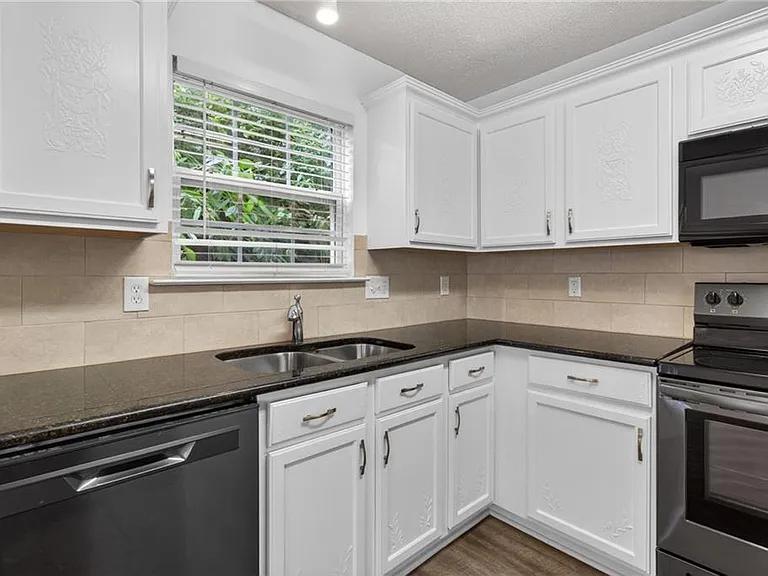 275 Cottonwood Creek Cir — Photo 10