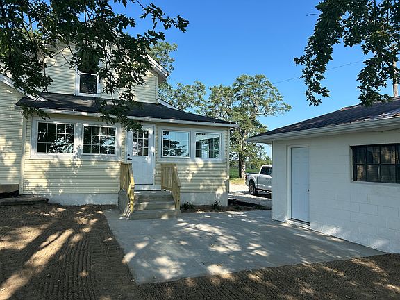 3rd image of 5565 Firestone Rd