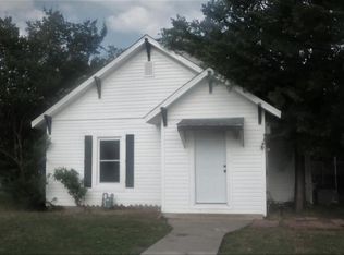 704 N Church St, Decatur, TX 76234