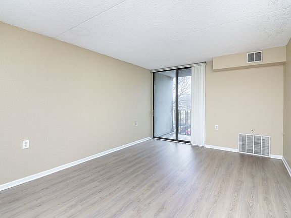 4th image of 1750 N Marywood Ave APT 313