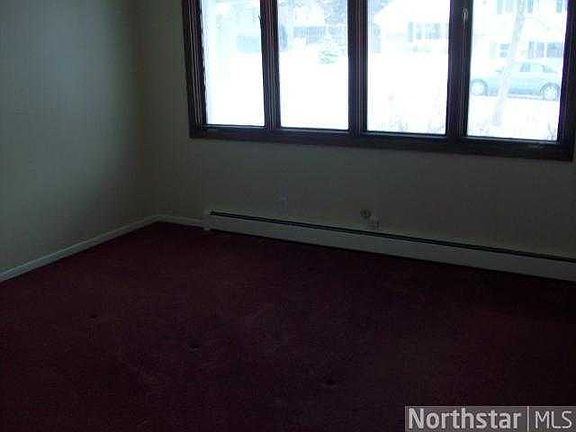 4th image of 11702 Selkirk Ave