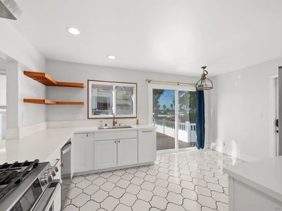 4734 Santa Cruz Ave, San Diego, CA, 92107