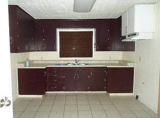 3401 Canal Ave, Groves, TX 77619