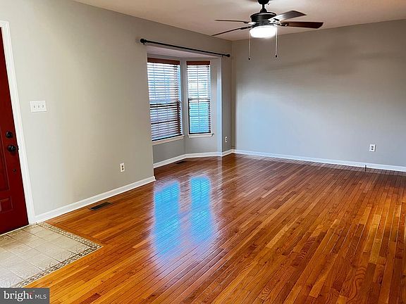 5th image of 1330 Salonica Pl