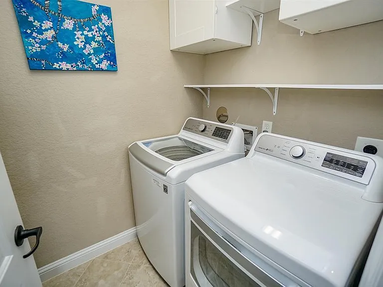 1025 W 21st St #D — Photo 28
