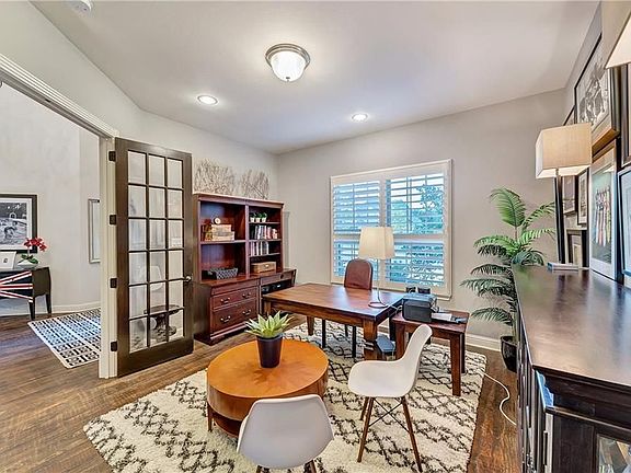 5th image of 1821 Grosvenor Grn