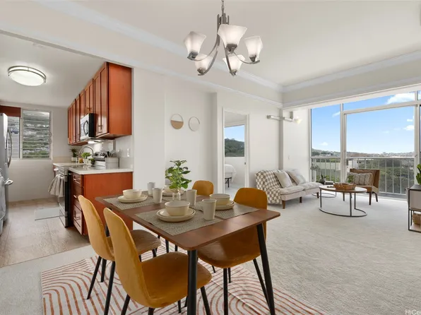 1710 Punahou St APT 1004, Honolulu, HI 96822
