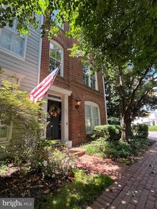 301 S Henry St, Alexandria, VA, 22314