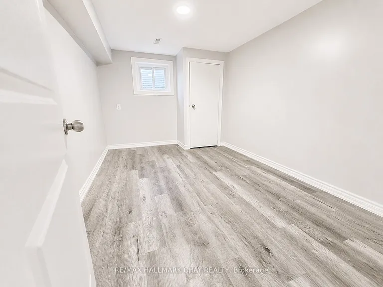 88 Bernick Dr #B — Photo 8