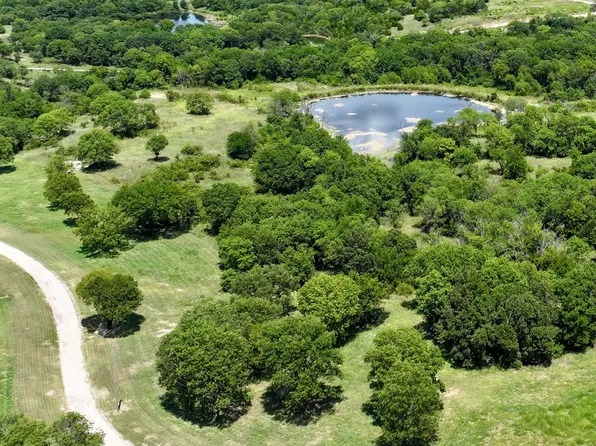 2 W Buffalo Springs Ct, Sulphur, OK 73086