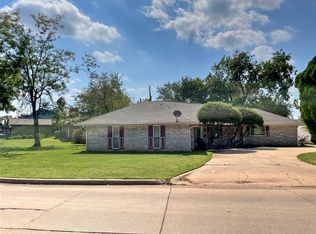 4104 Pine Ridge Rd, Shawnee, OK 74804