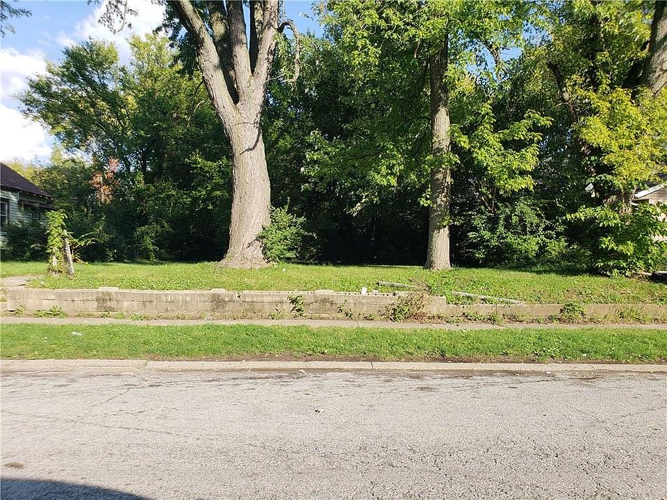 1st image of 1033 N Sheffield Ave
