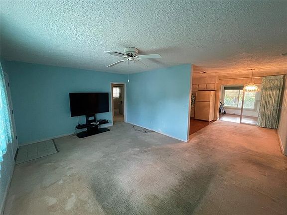 5th image of 635 DEVILLE DRIVE E