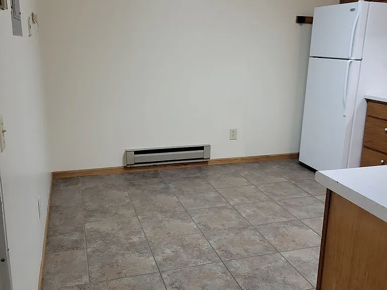 235 W Johnson St — Photo 8