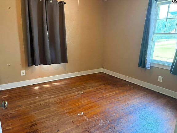 5th image of 632 E 7th Ave