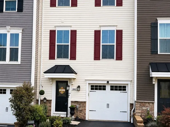 2002 Cade Dr, Monaca, PA 15061