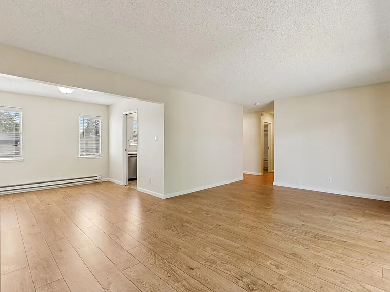 Oak Lane 960 — Photo 3