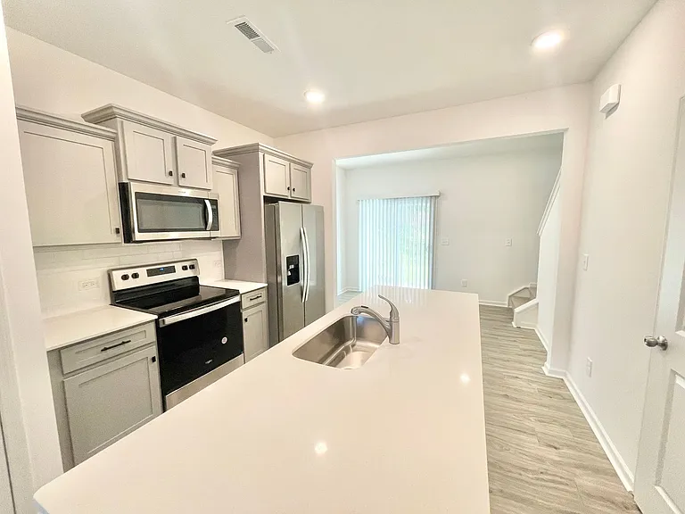 1351 Darlington Dr — Photo 14