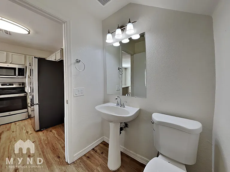 10904 E Azalea Ave — Photo 6