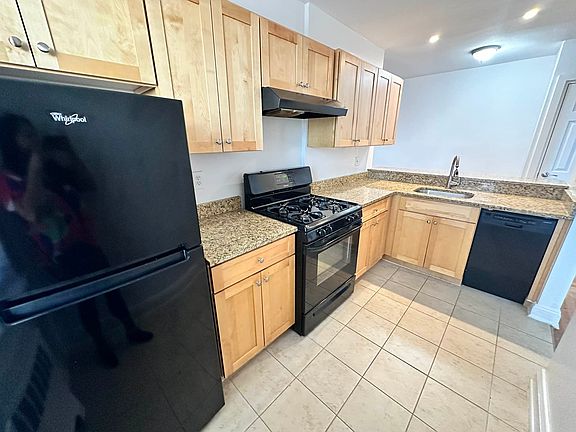 3rd image of 7505 113th St APT 4M