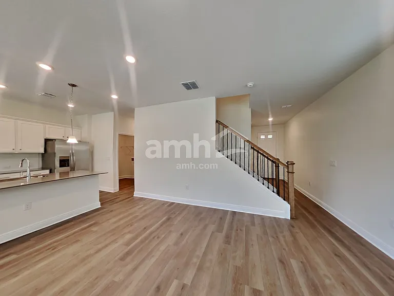 27165 Saint Andrews Ave — Photo 8
