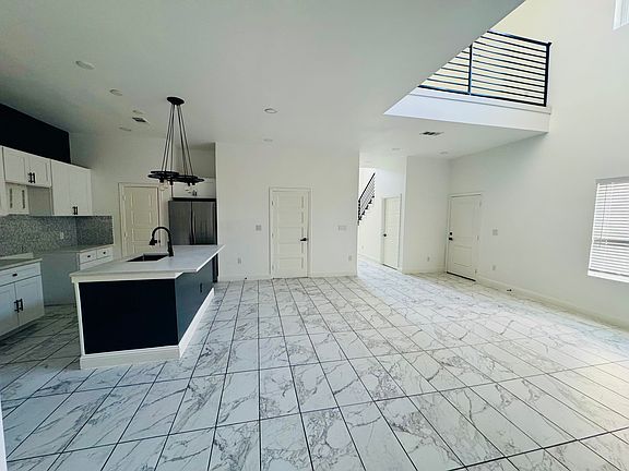 5th image of 2906 Jim St