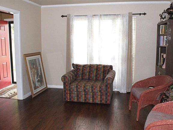 4th image of 3509 Regina Cir