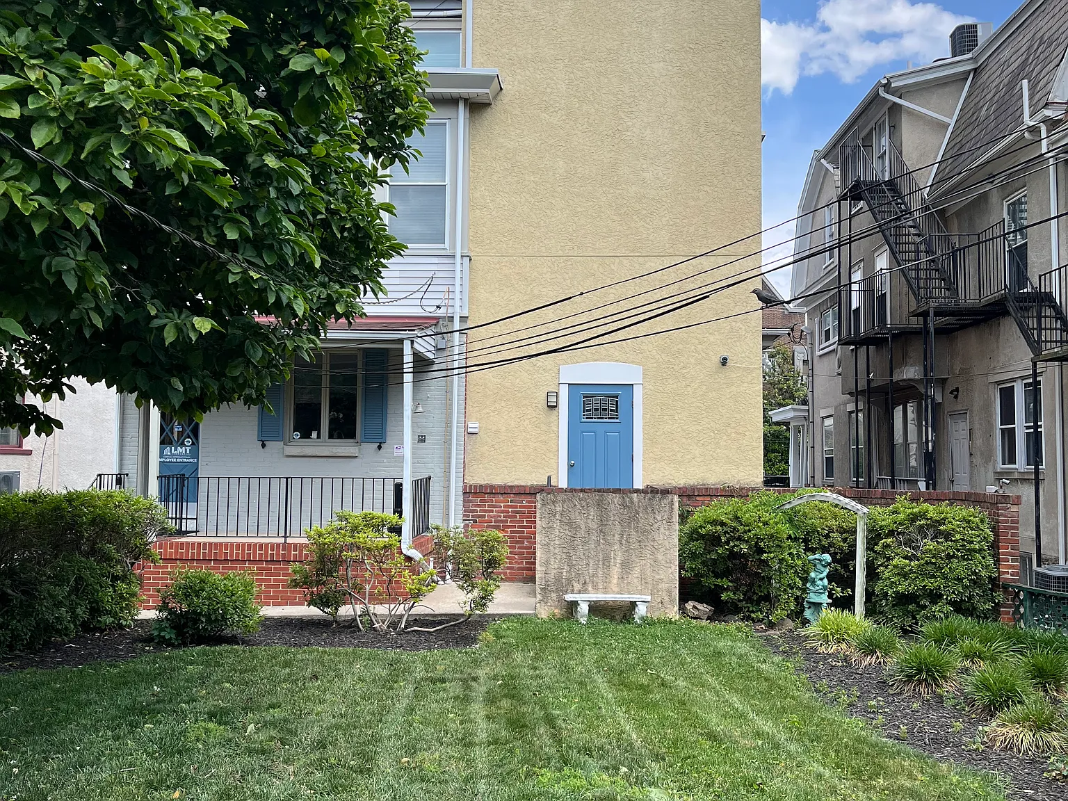 2 bed, 1300 sqft, $1,750 — Photo 2