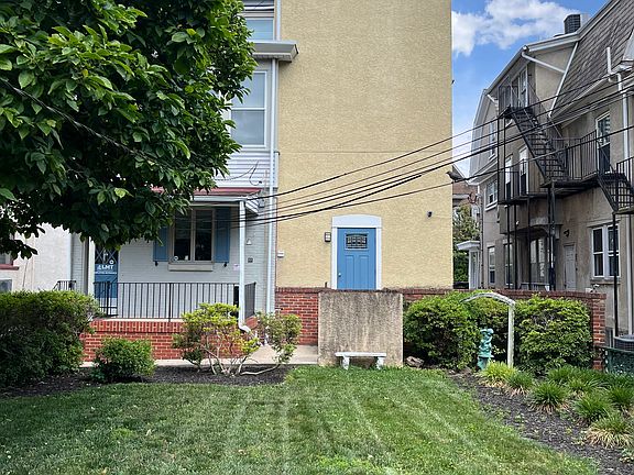 2nd image of 1117 N Franklin St
