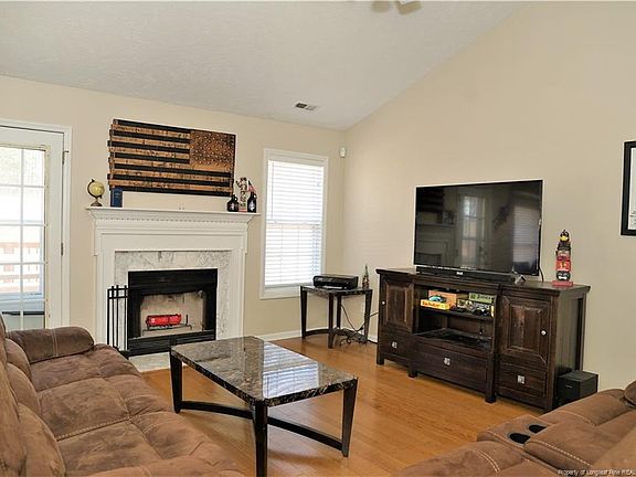 4th image of 506 Northwoods Dr