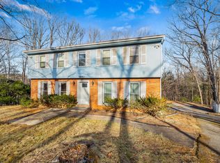 5950 Country View Rd, Roanoke, VA 24018