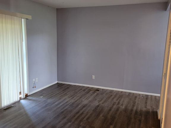 2nd image of 825 W Shenandoah Dr APT B