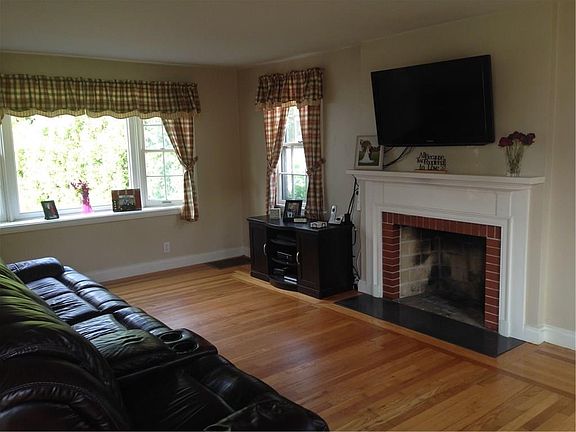 4th image of 162 Puritan Dr