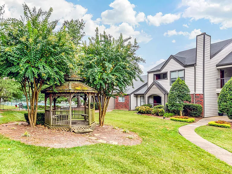 Landmark at Wynton Pointe Apartment Homes — Photo 20