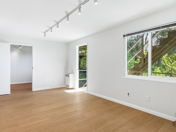 5th image of 52 Panoramic Way APT B