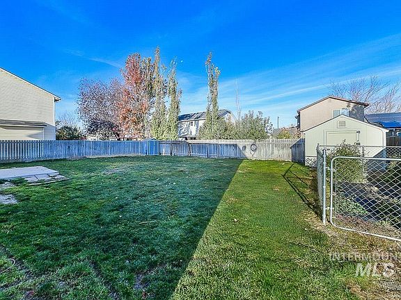 3rd image of 2515 Colfax Dr