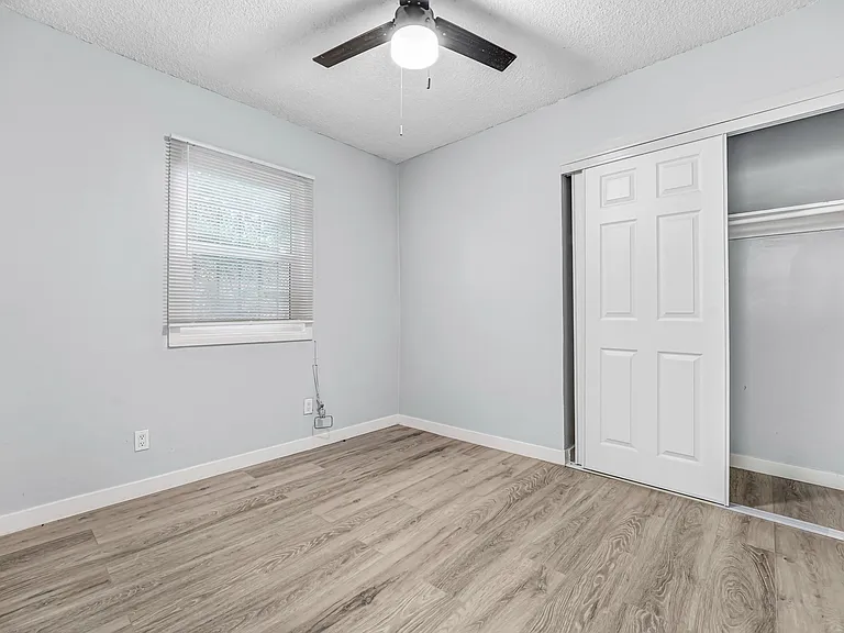 1142 E 120th St #2 — Photo 5