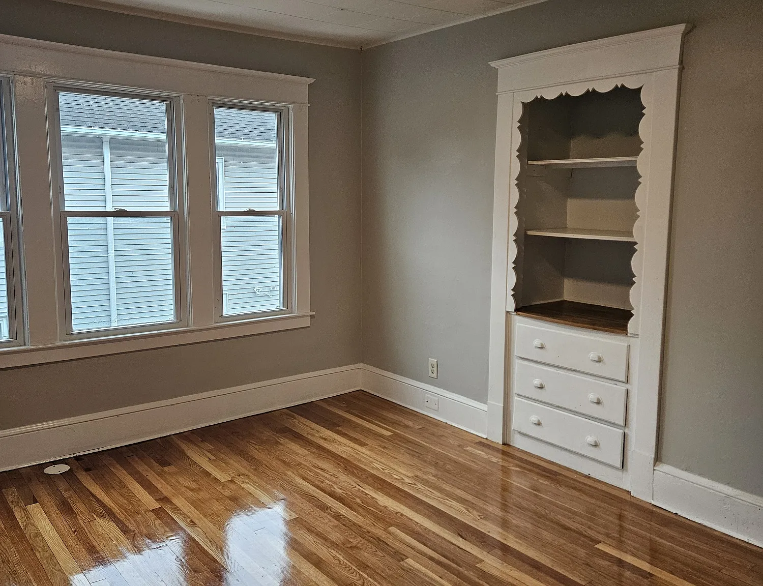 3 bed, $2,200 — Photo 3