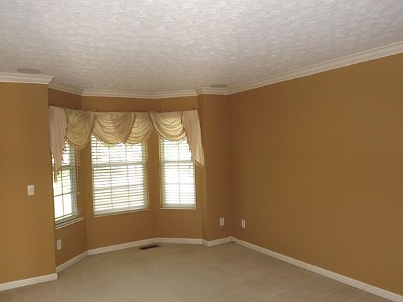 3rd image of 3745 Southbrook Dr