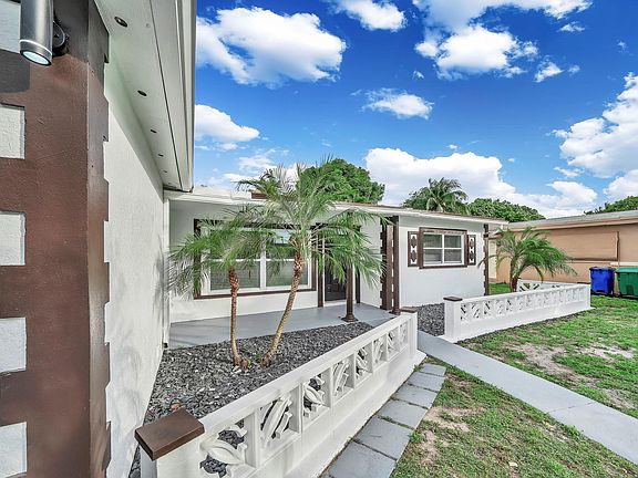 3rd image of 4176 NW 48th Avenue