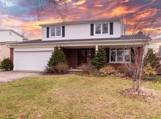 40420 Meade Point Dr, Sterling Heights, MI 48313
