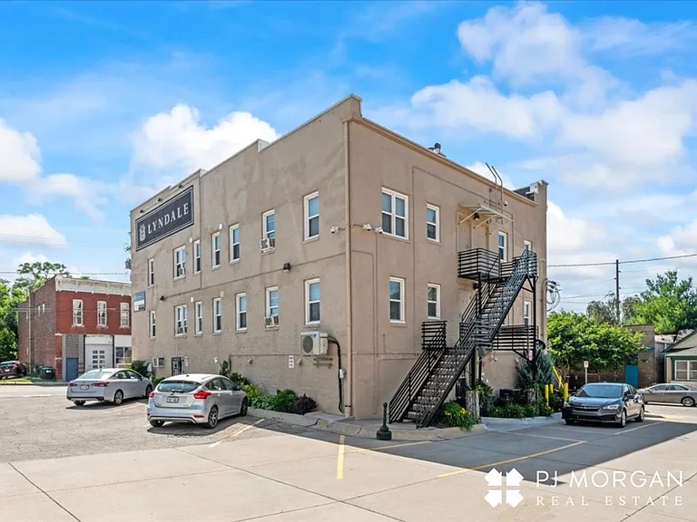 Lyndale Apartments — Photo 32